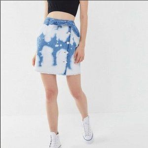Urban Outfitters BDG Polly Bleached Denim Button up Jean Mini Skirt Size Med